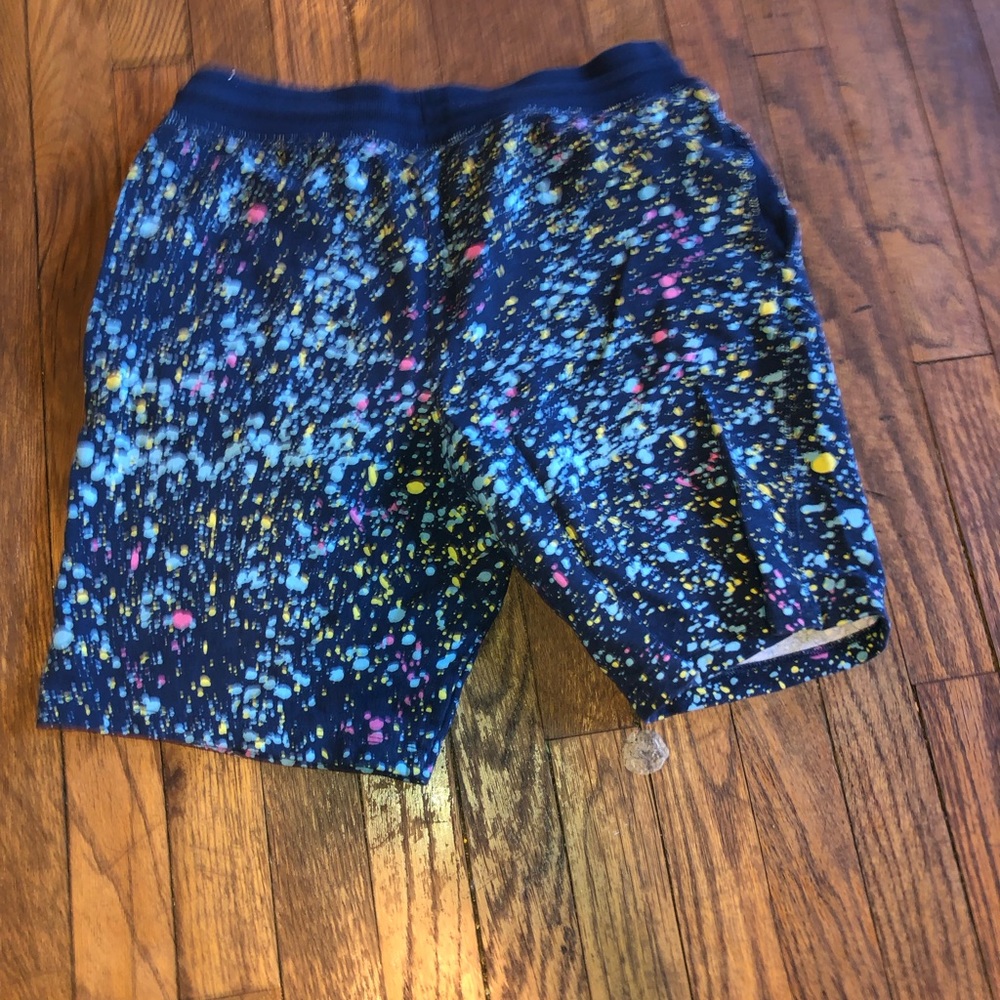 Colorful shorts - Picture 2 of 3
